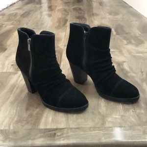 White Mountain Booties Size 9.5 M